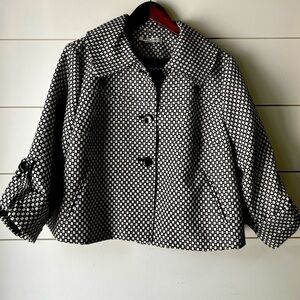 Vintage Nvcard black and white coat.‎